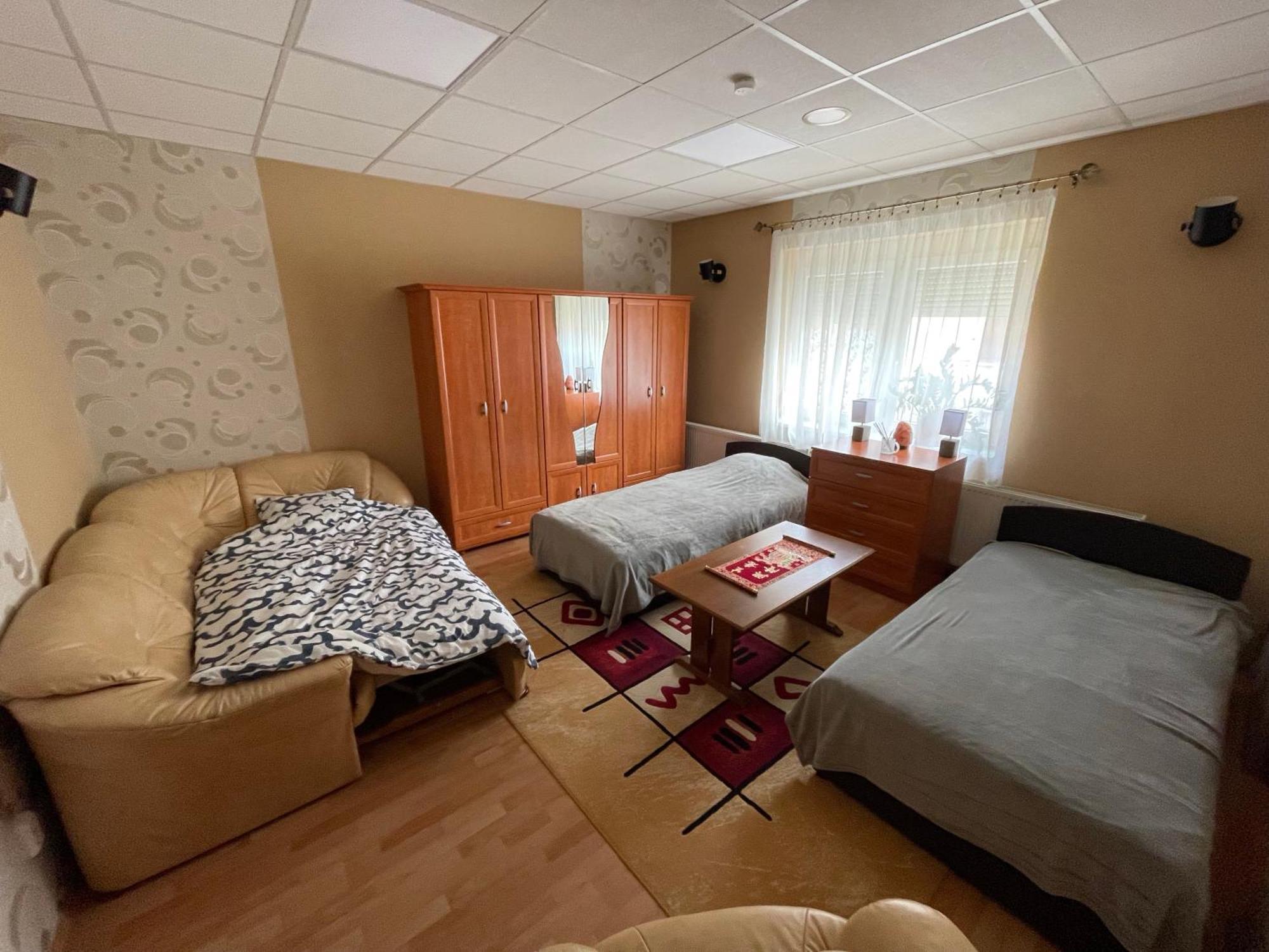 Relax Appartement Zalaegerszeg Buitenkant foto